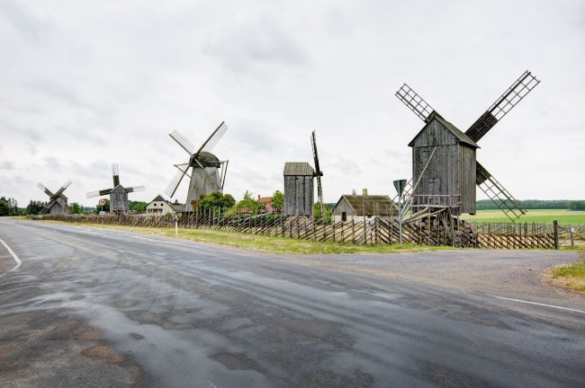 Angla windmill mount